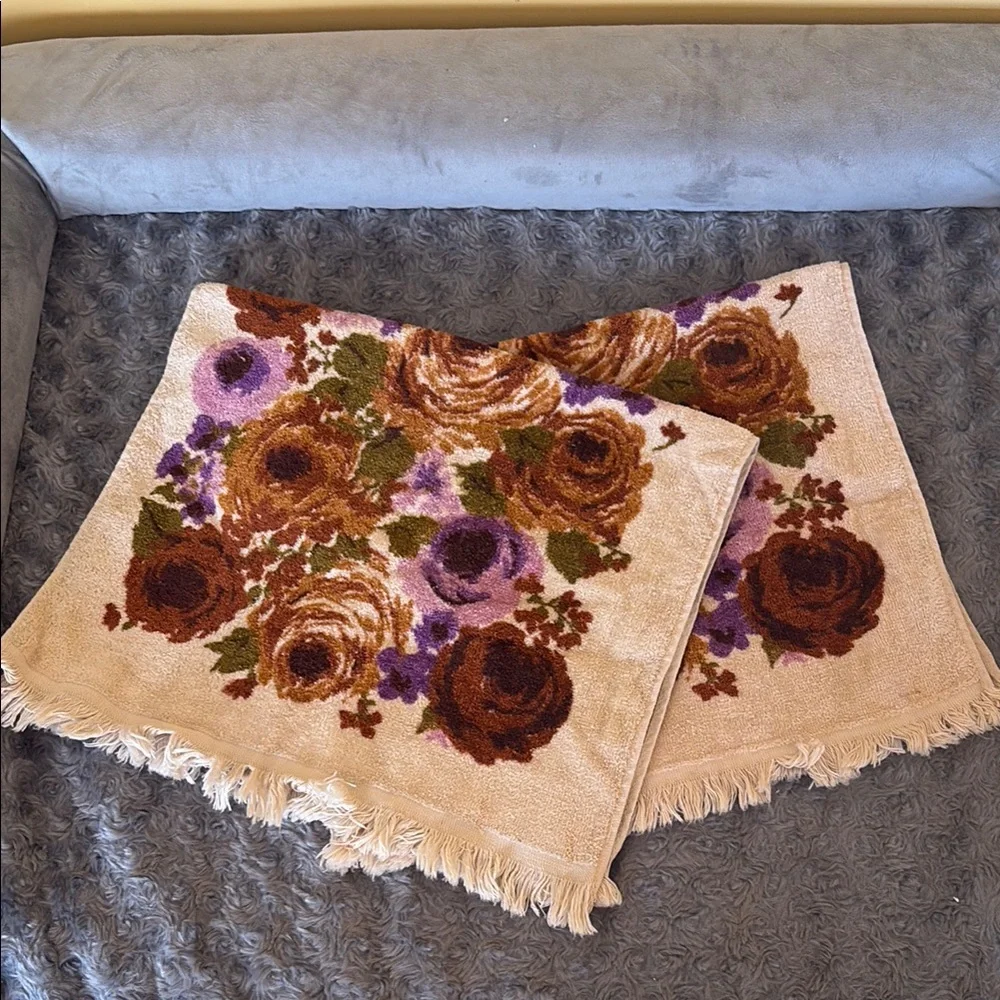 Vintage 70s JC Penny Fashion Manor Floral Patterned Fringe Hand Towels